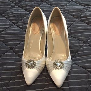 Nordstrom “White Satin” formal pumps 7US/ 37.5 EU